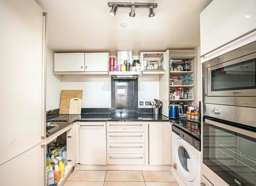 Properties let in Uxbridge Road - W5 2SU view4