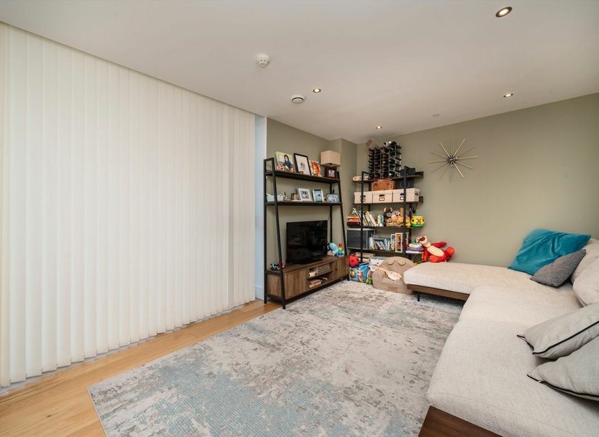 Properties let in Uxbridge Road - W5 2SN view2