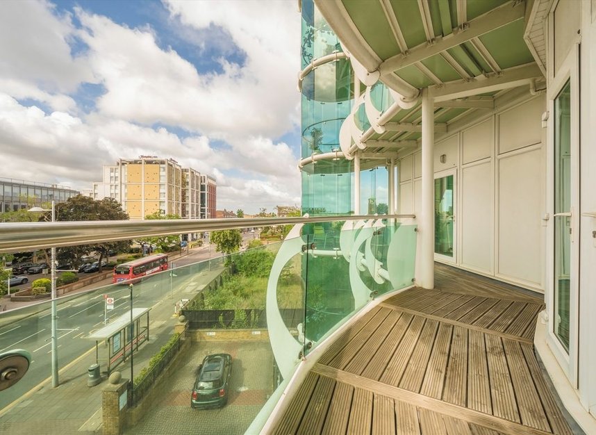 Properties let in Uxbridge Road - W5 2SS view9