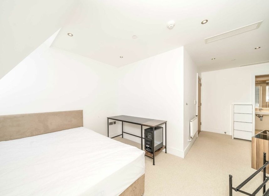 Properties let in Uxbridge Road - W5 2SN view6