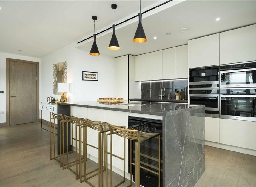 Properties to let in Vaughan Way - E1W 2AH view3