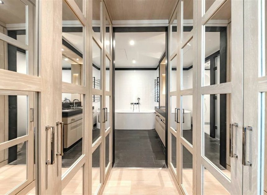 Properties let in Viaduct Gardens - SW11 7AY view6