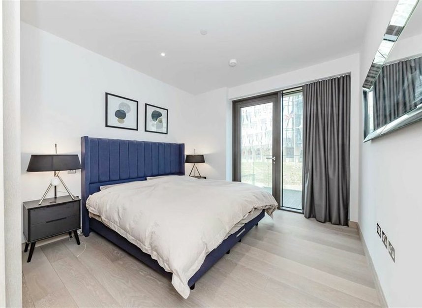 Properties let in Viaduct Gardens - SW11 7AY view4