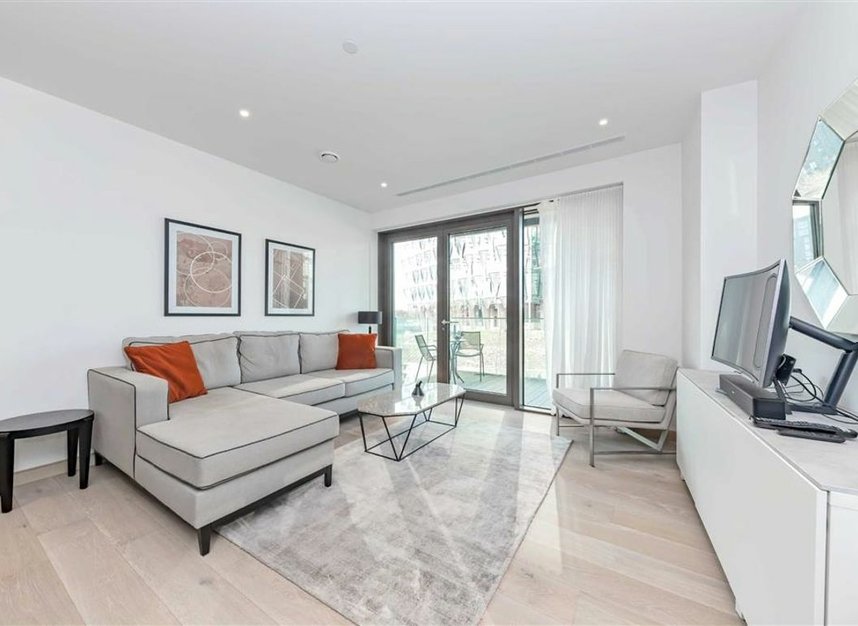 Properties let in Viaduct Gardens - SW11 7AY view2