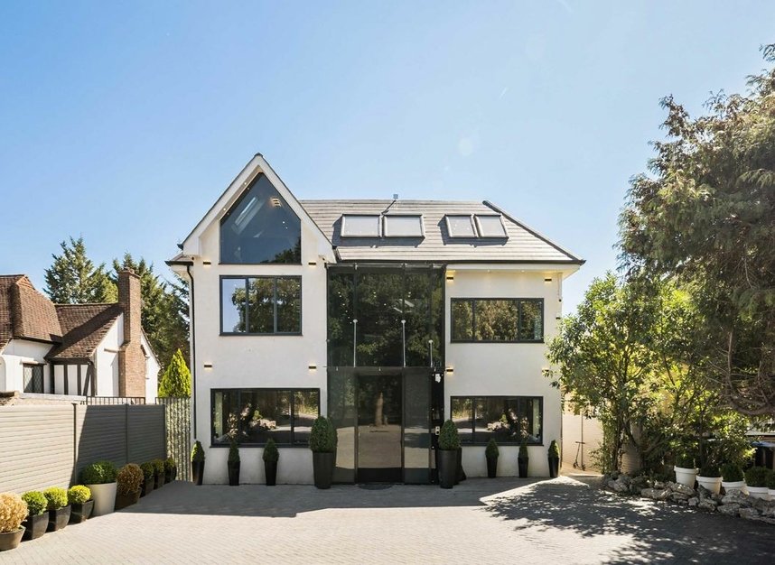 Properties to let in Waggon Road - EN4 0HL view1