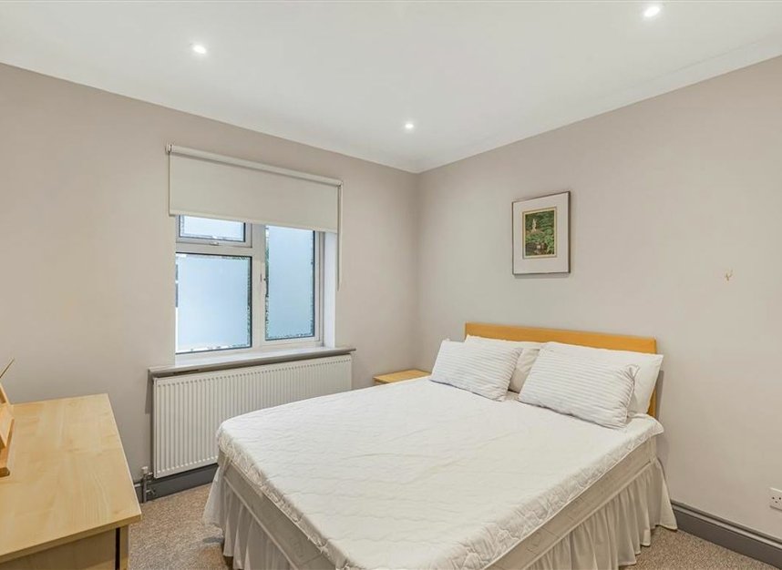 Properties to let in Walberswick Street - SW8 1XF view4