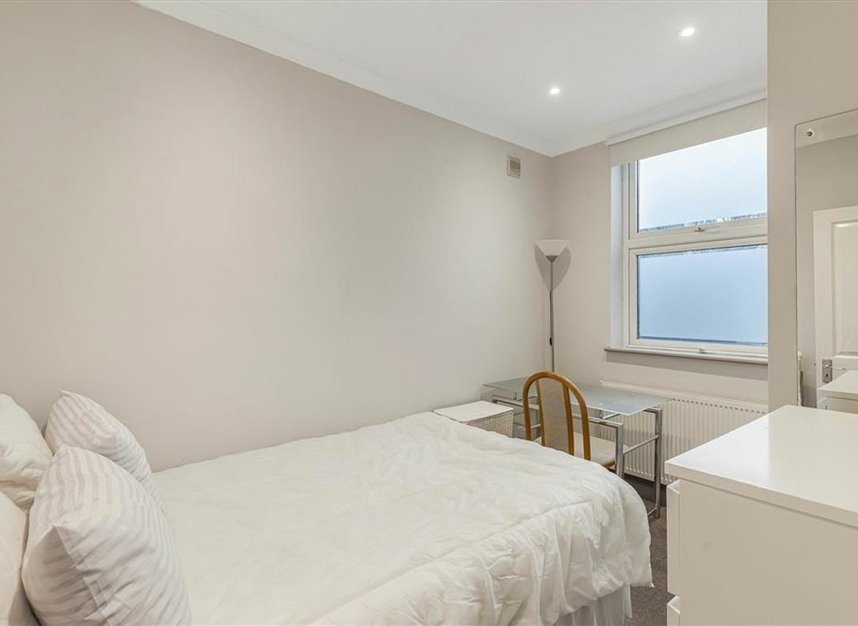 Properties to let in Walberswick Street - SW8 1XF view5