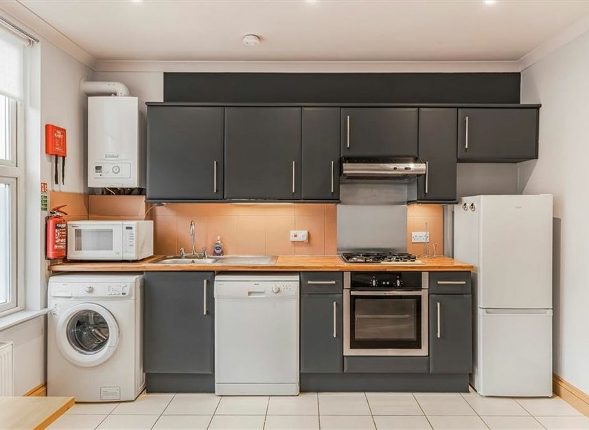 Properties to let in Walberswick Street - SW8 1XF view3