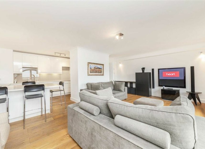 Properties let in Wapping Wall - E1W 3TF view4