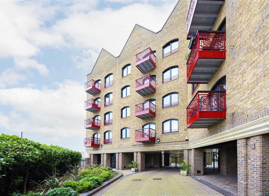 Properties let in Wapping Wall - E1W 3TF view1