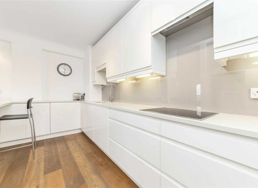 Properties let in Wapping Wall - E1W 3TF view5