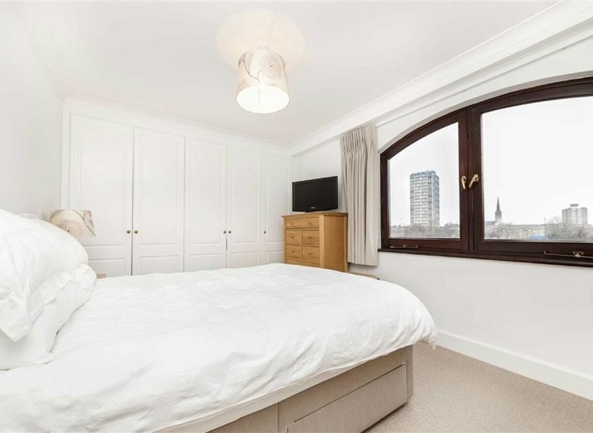 Properties let in Wapping Wall - E1W 3TF view3
