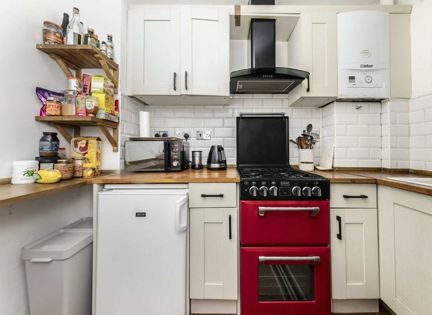Flat to rent in Warburton Street, London, E8 (Ref 211871) Dexters
