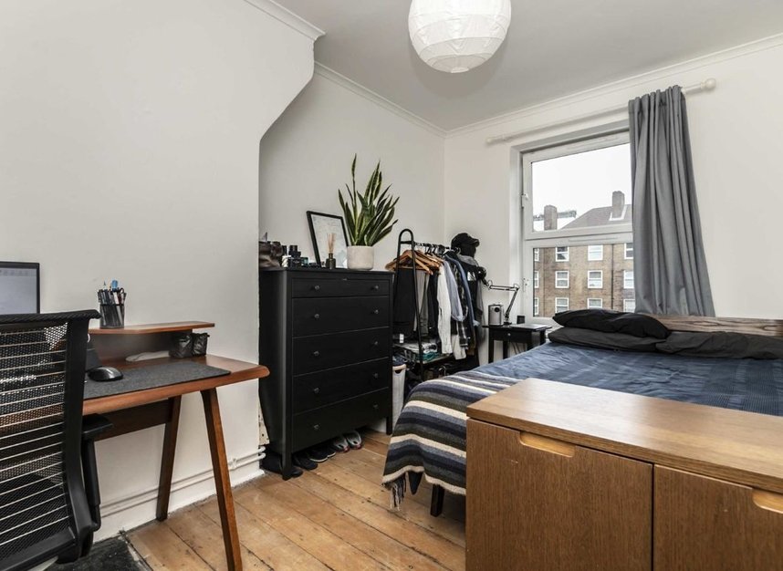 Flat to rent in Warburton Street, London, E8 (Ref 211871) Dexters