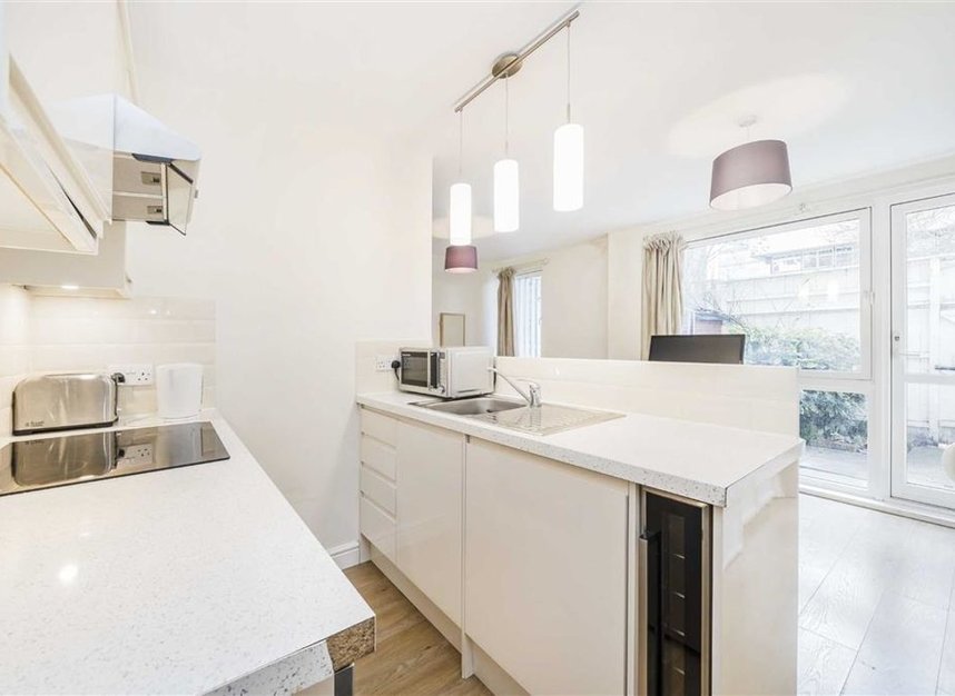 Flat to rent in Warwick Crescent, London, W2 (Ref 196108) Dexters