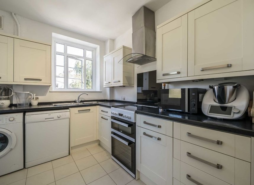 Properties to let in Watchfield Court - W4 4NA view3