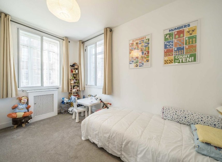 Properties to let in Watchfield Court - W4 4NA view5