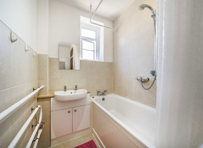 Properties to let in Watchfield Court - W4 4NA view7