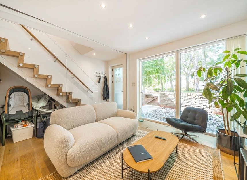 Properties let in Wedmore Street - N19 4BS view2