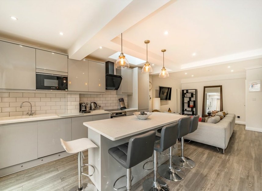 Properties let in Western Road - SW19 2QD view3