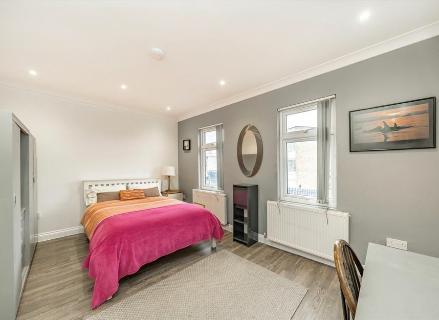 Properties let in Western Road - SW19 2QD view4