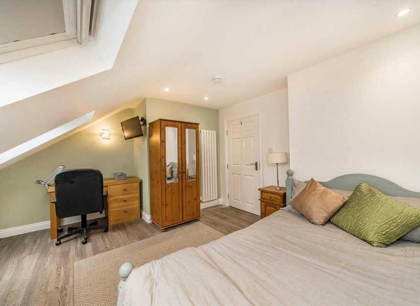 Properties let in Western Road - SW19 2QD view6