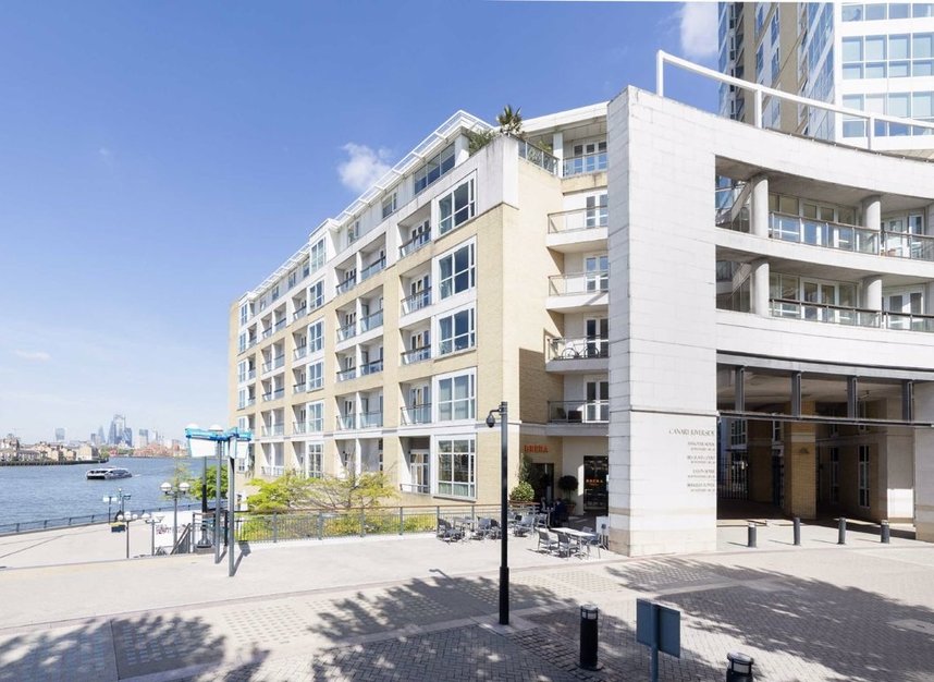 Properties to let in Westferry Circus - E14 8RH view1