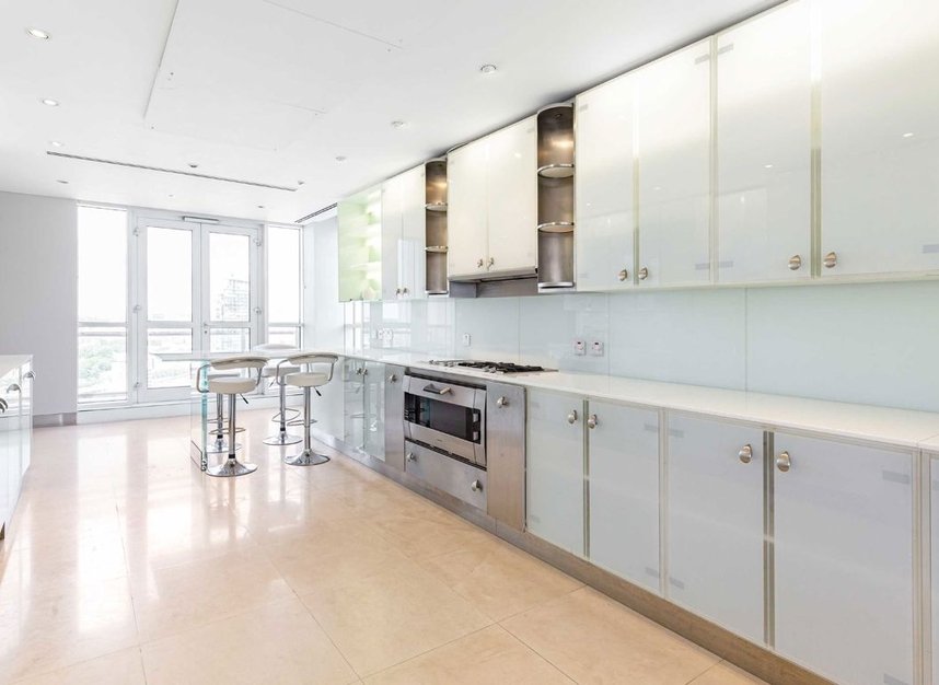Properties to let in Westferry Circus - E14 8RP view3