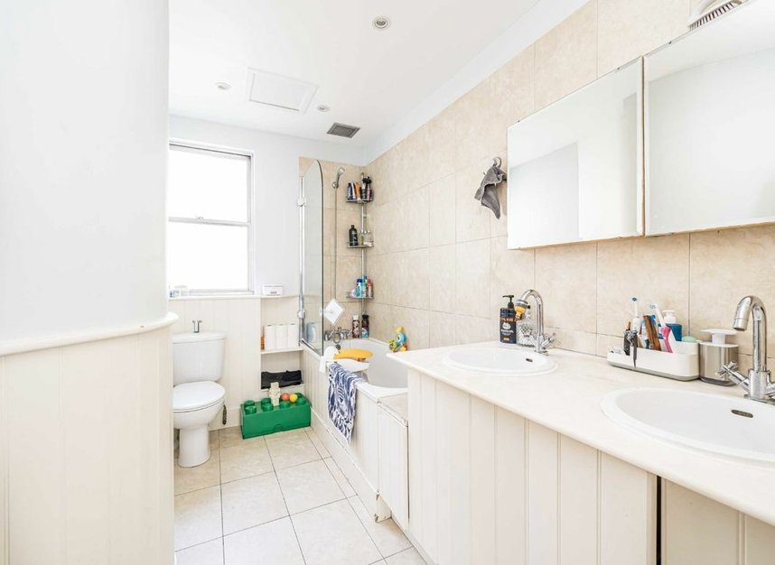 Properties let in Westmoreland Terrace - SW1V 4AG view7