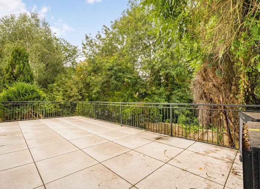 Properties to let in White Orchards - N20 8AQ view9