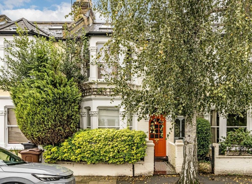 Properties to let in Whitehall Park Road - W4 3NB view1