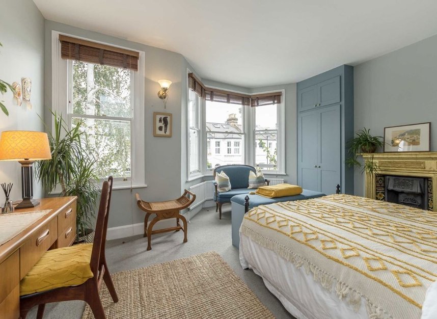 Properties to let in Whitehall Park Road - W4 3NB view6