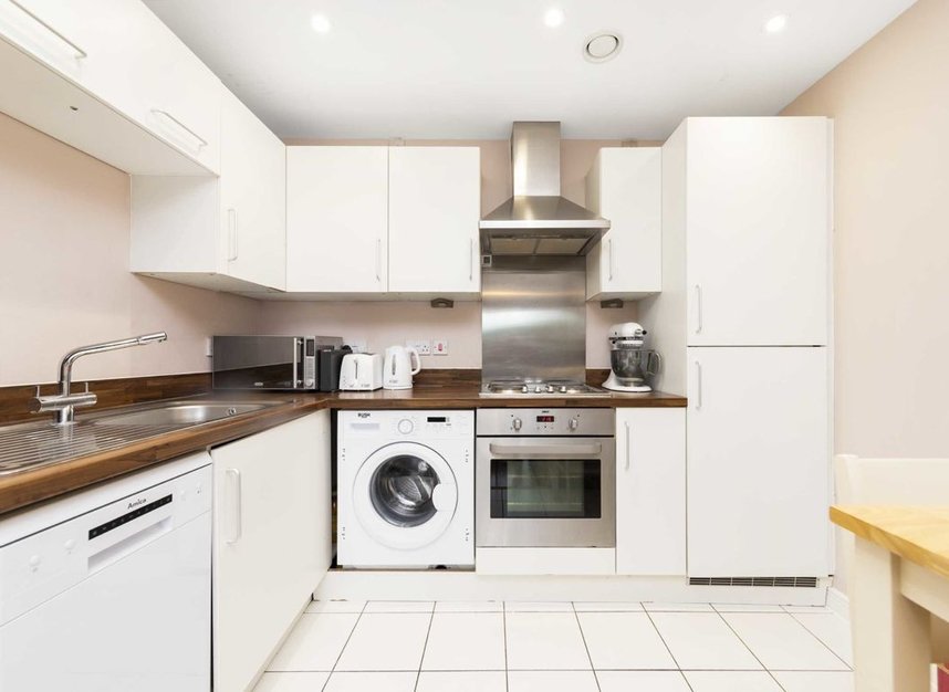 Flat to rent in Wick Lane, London, E3 (Ref 218618) Dexters