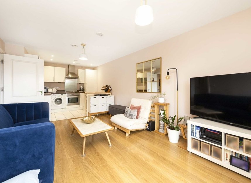 Flat to rent in Wick Lane, London, E3 (Ref 218618) Dexters