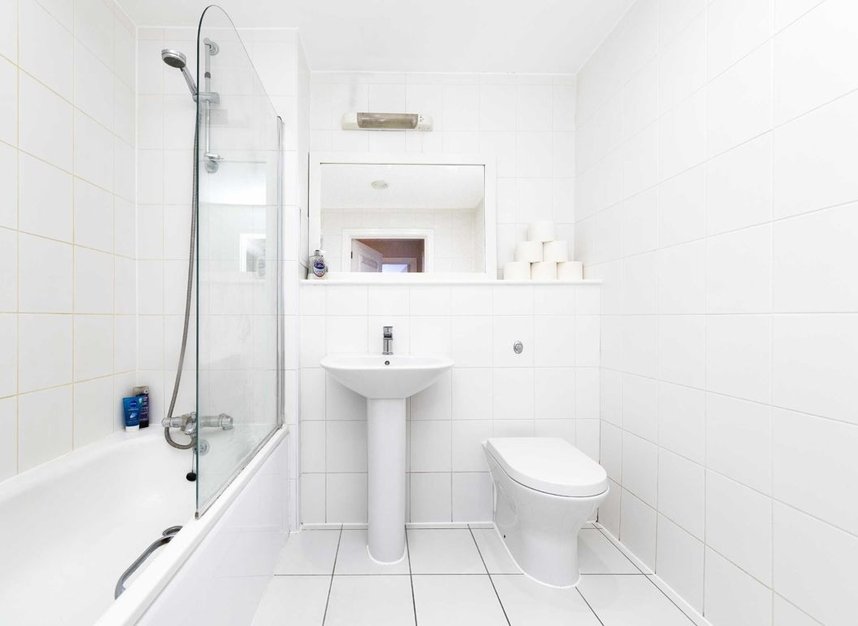 Flat to rent in Wick Lane, London, E3 (Ref 218618) Dexters