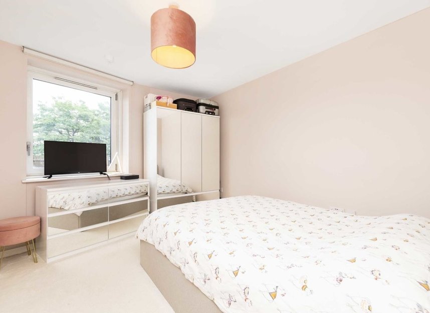 Flat to rent in Wick Lane, London, E3 (Ref 218618) Dexters