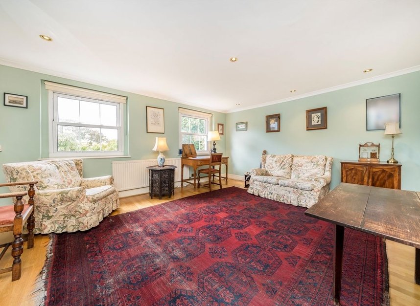 Properties to let in Wilmington Square - WC1X 0ER view2