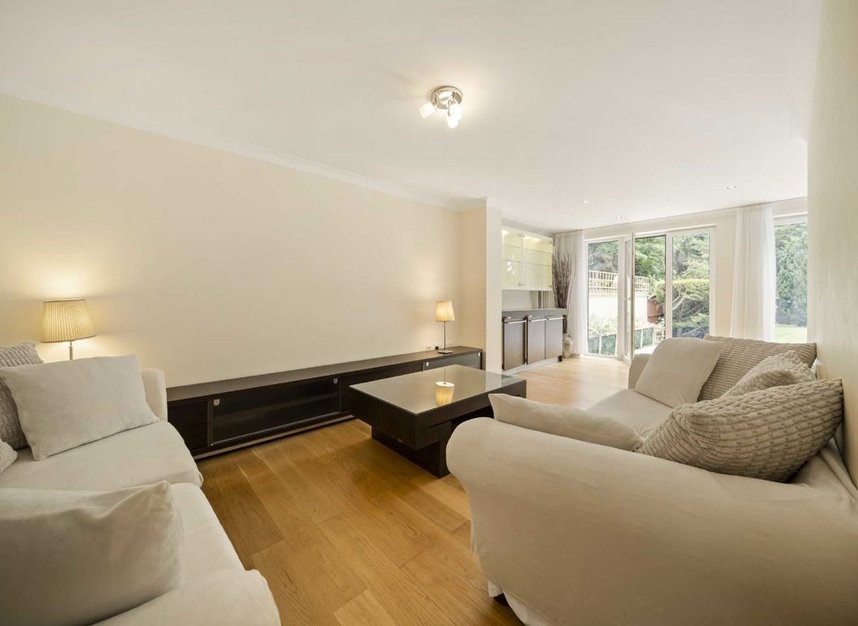 Properties let in Woodhouse Close - UB6 8LF view2