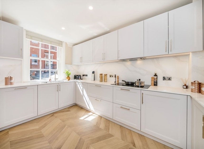 Properties to let in Woods Mews - W1K 7DW view3