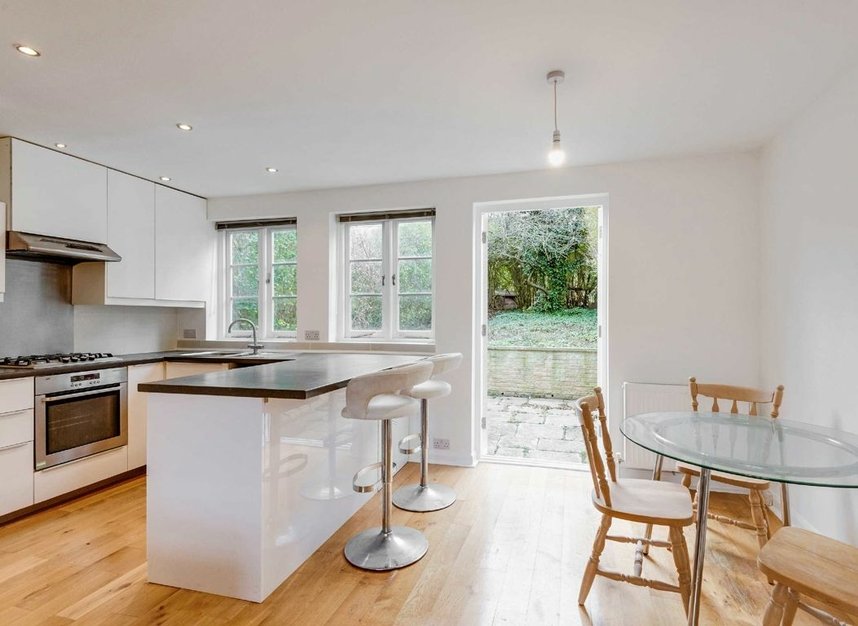 Properties let in Wordsworth Walk - NW11 6AU view3