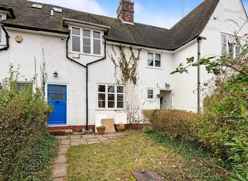 Properties let in Wordsworth Walk - NW11 6AU view1