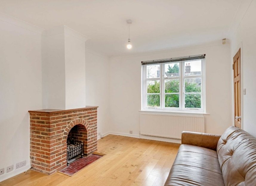 Properties let in Wordsworth Walk - NW11 6AU view2