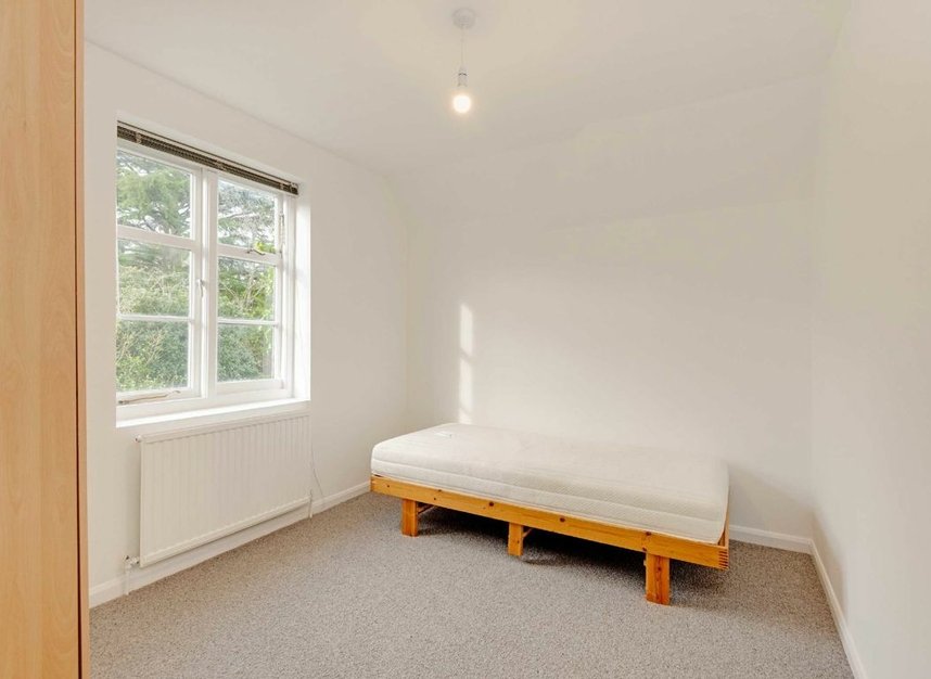 Properties let in Wordsworth Walk - NW11 6AU view6