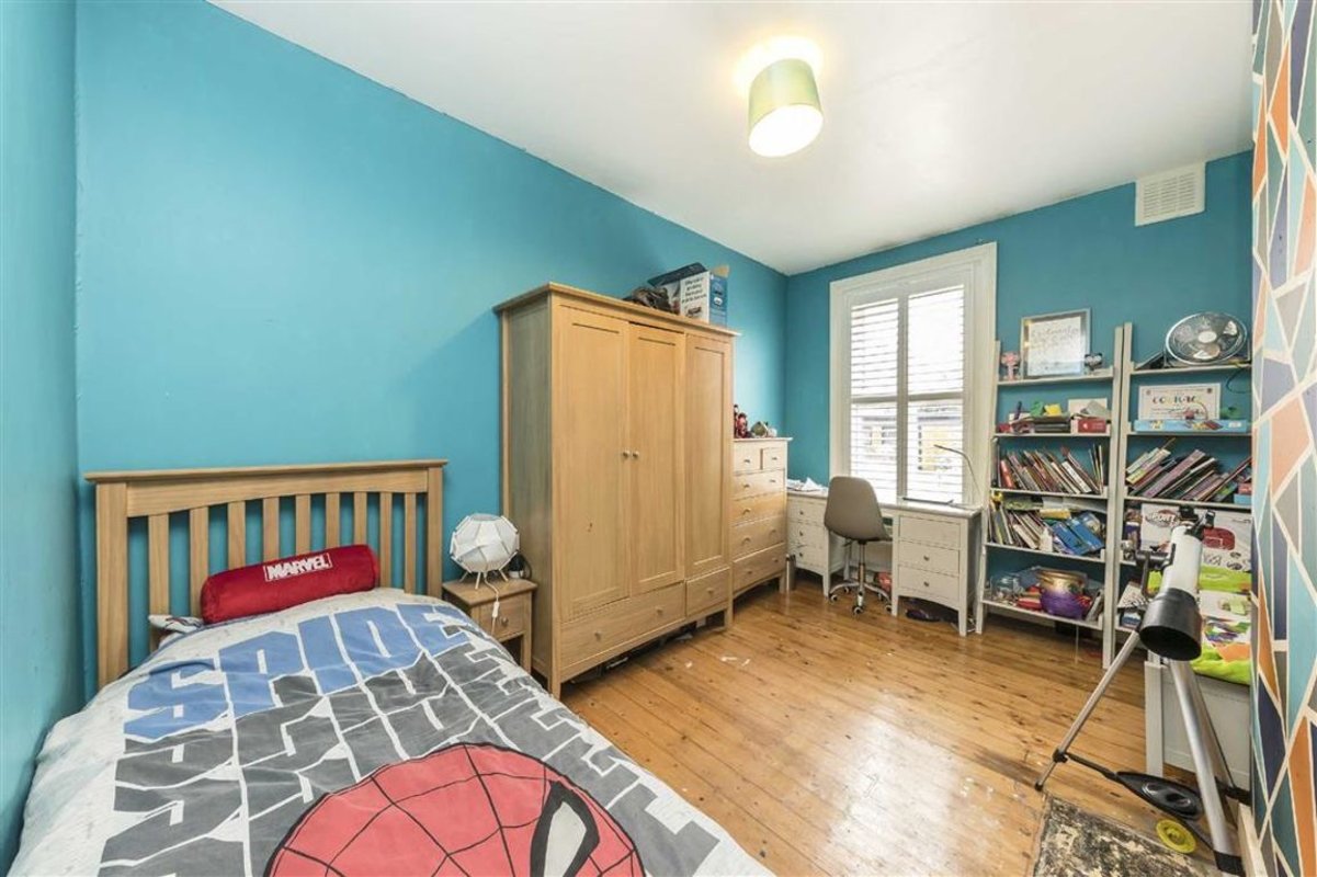 House for sale in Ardoch Road, London, SE6 (Ref 208681) Dexters