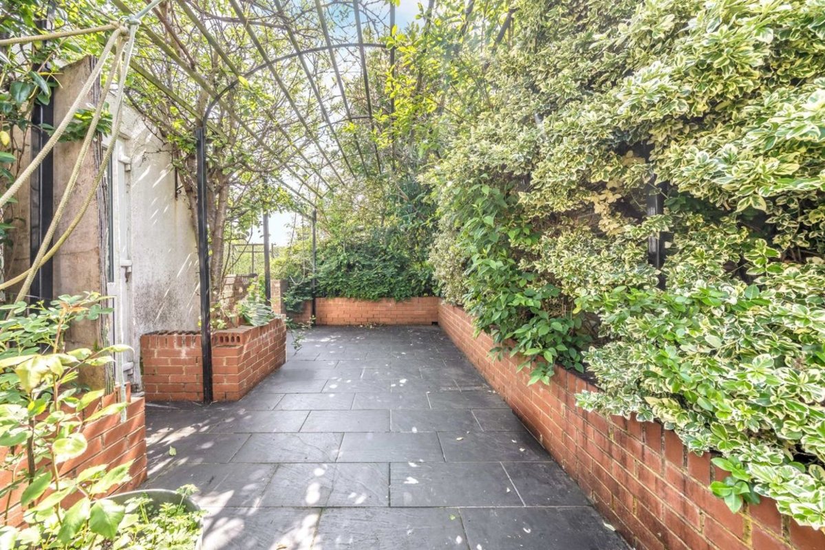 House semidetached for sale in Armstrong Road, Feltham, TW13 (Ref