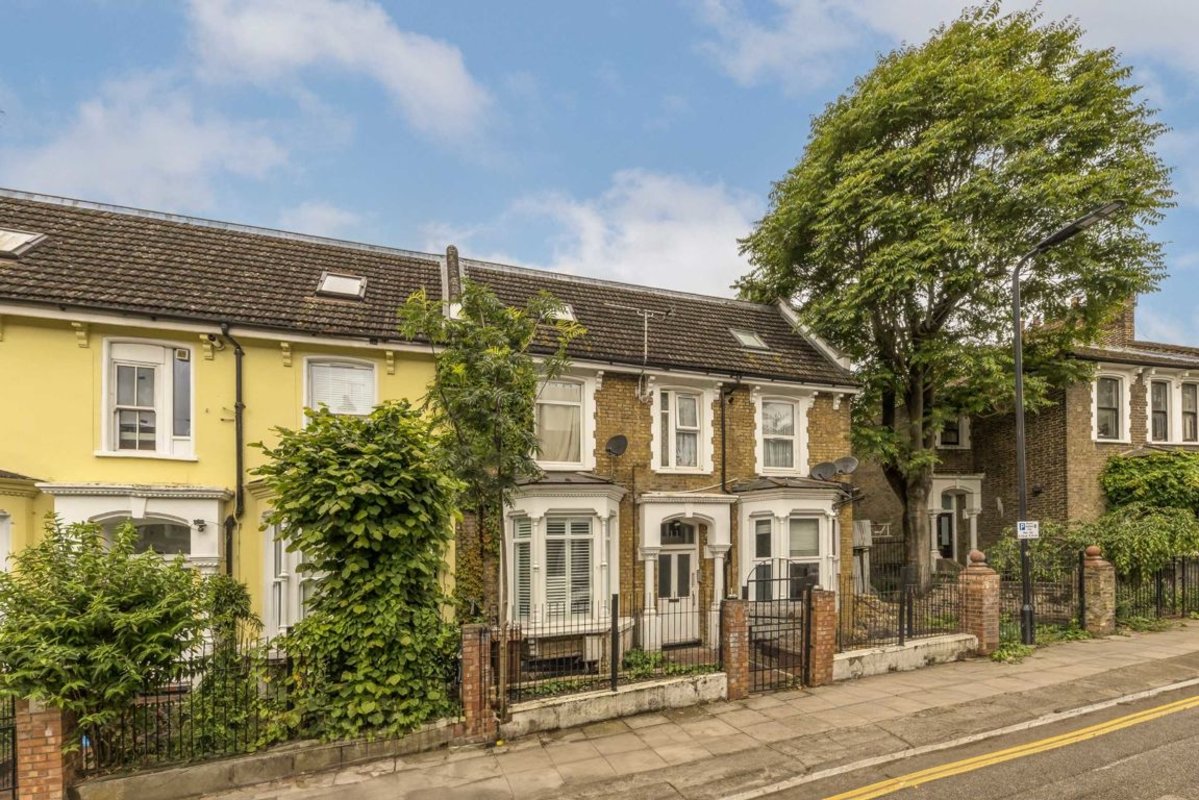 Flat for sale in Bodney Road, London, E8 (Ref 224421) Dexters