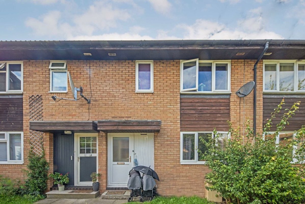 House terraced for sale in Briar Close, Hampton, TW12 (Ref 193710