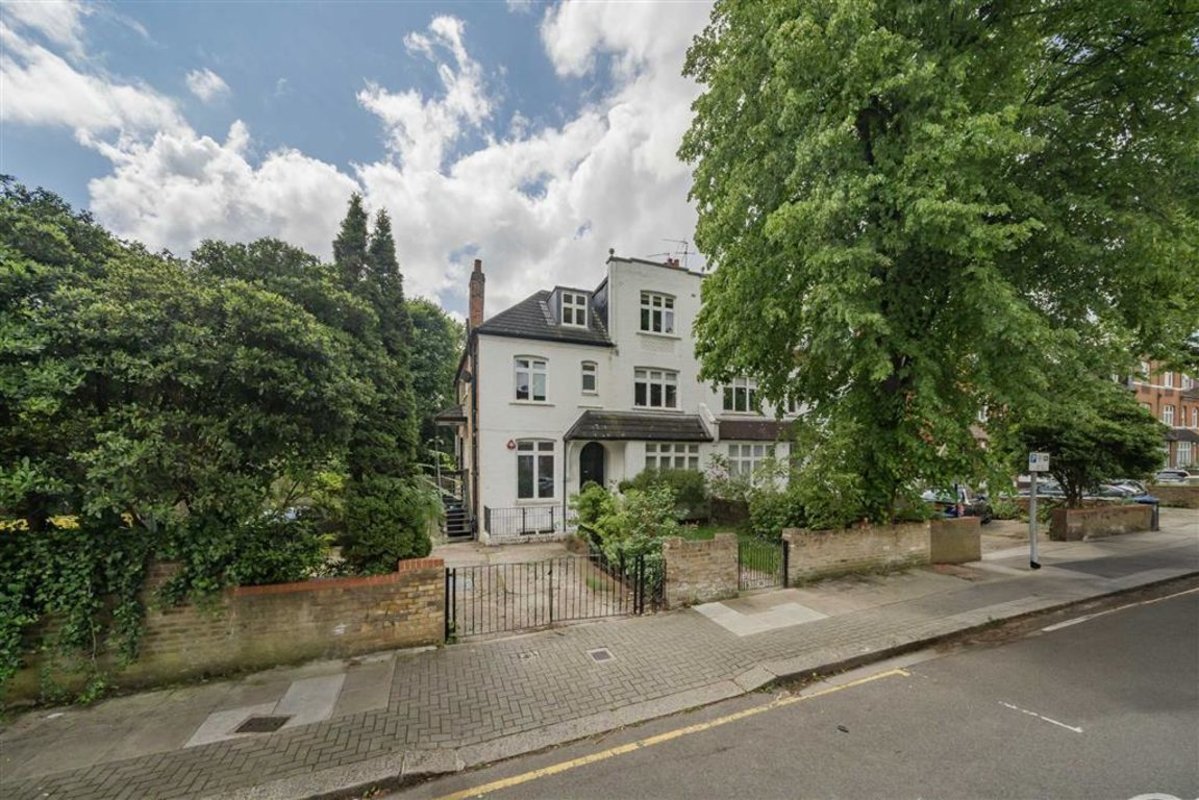 Flat for sale in Chatsworth Road, London, NW2 (Ref 225886) Dexters