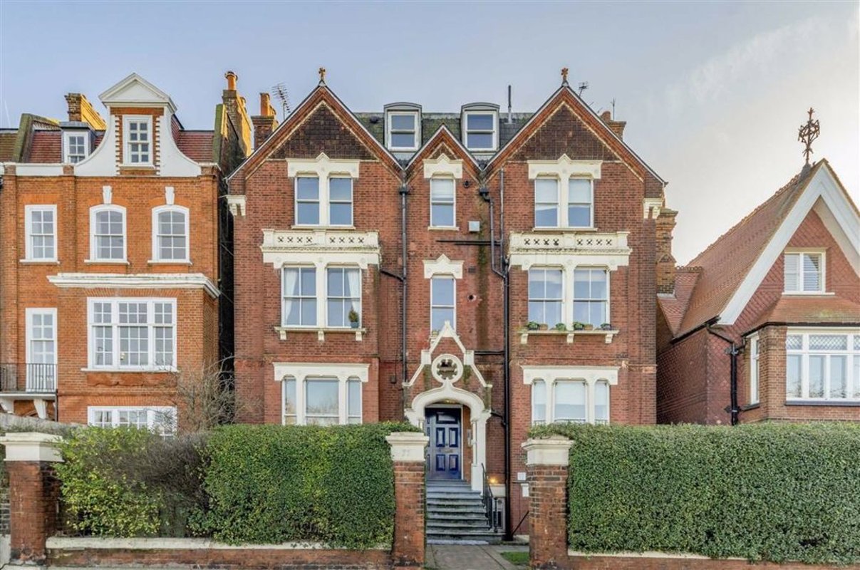 The saxon: gorgeous clapham pub for cocktails (with rooftop Flat for sale in Clapham Common South Side, London, SW4 | Dexters