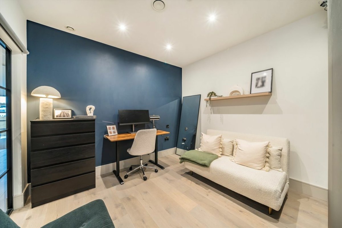 Flat for sale in Clapham Road, London, SW9 (Ref 265443) | Dexters
